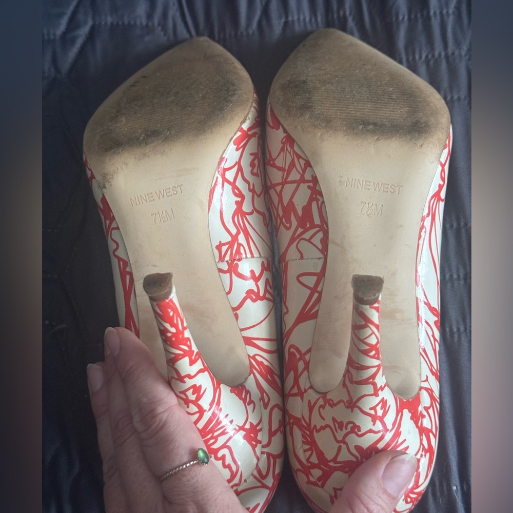 Nine West stylish dress pump
Shoe size 7.5
Originally $50, worn 3 times only - Picture 9 of 12